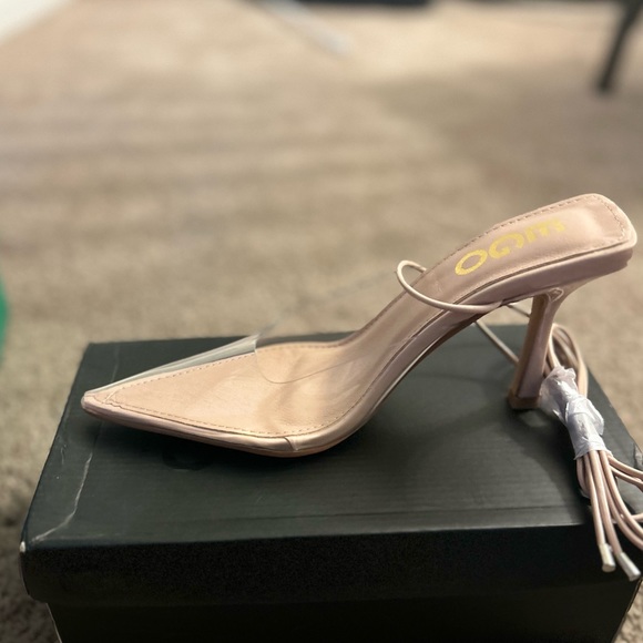 SANDRA LACE UP CLEAR PERSPEX POINTED TOE LOW HEEL IN NUDE PATENT - Picture 1 of 5